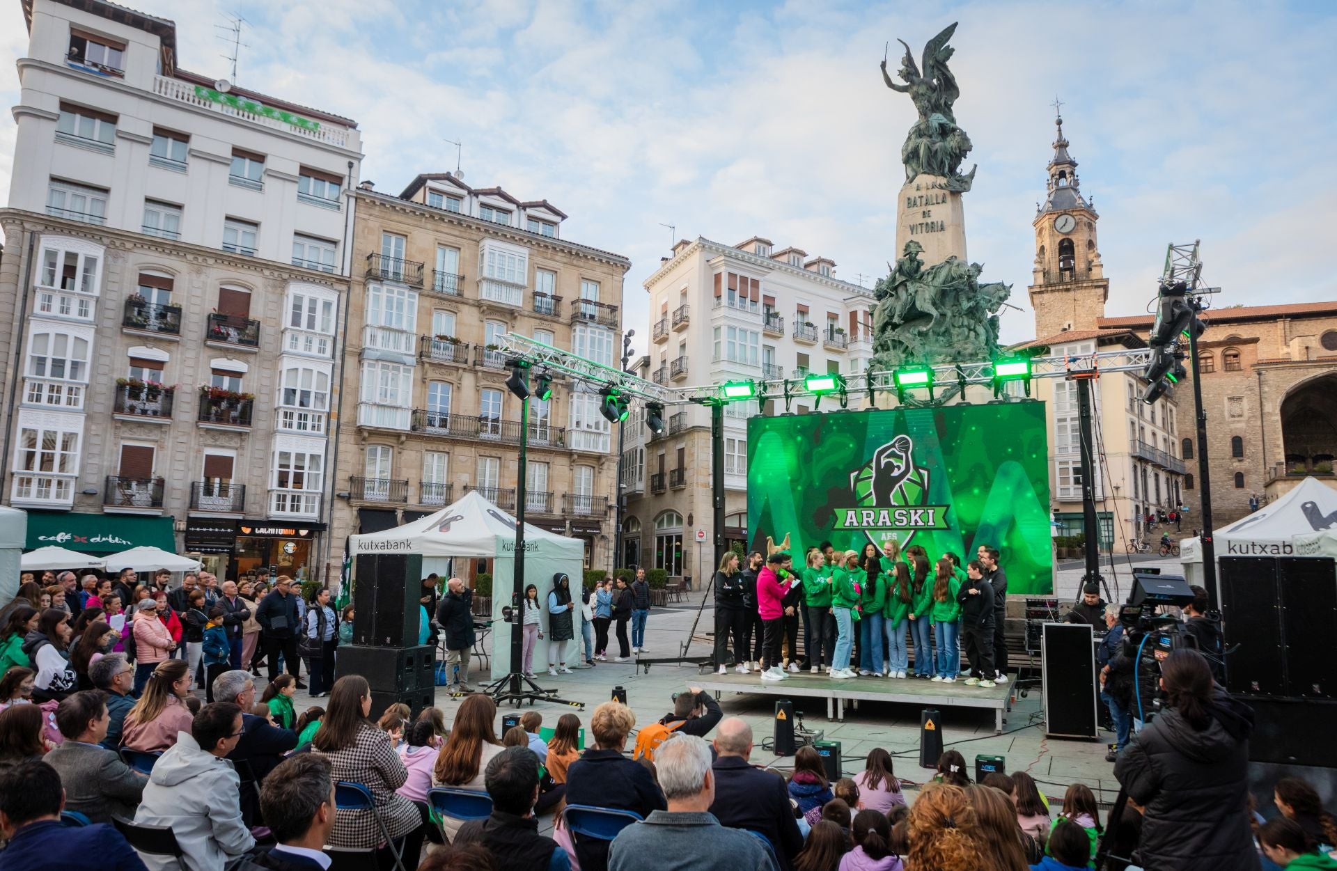 El Araski se presenta en sociedad en el centro de Vitoria