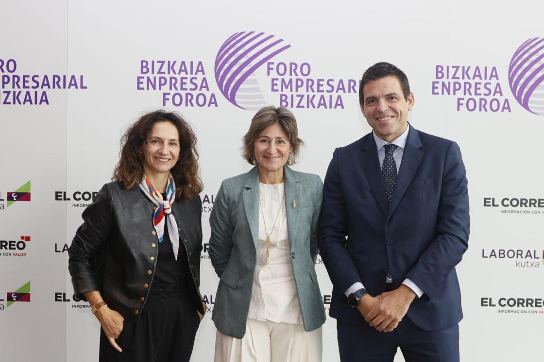 Elena López, Marta Alonso y Josu Imaz.