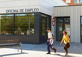 El SEPE no computará el sueldo de los becarios para aprobarles el subsidio