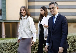 Bolaños, este viernes en Bilbao con la delegada del Gobierno, Marisol Garmendia.