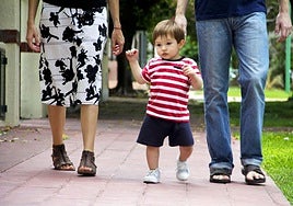 ¿Cuánto cuesta tener un hijo en España?