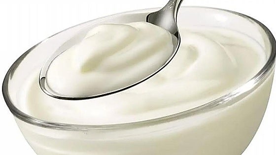 ¿Es bueno tomar el líquido del yogur? Los nutricionistas responden
