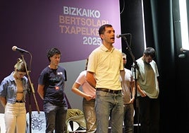 Sei bertsolarik parte hartu zuten Urdulizko lehenengo saioan.