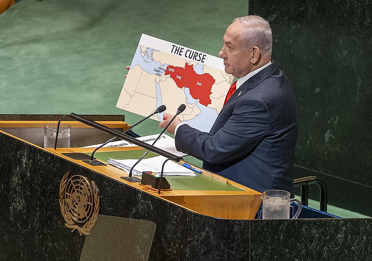 El primer ministro de Israel, Benjamin Netanyahu, muestra un mapa en la Asamblea General de la ONU