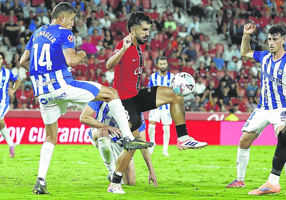 Un Alavés bajo mínimos en defensa