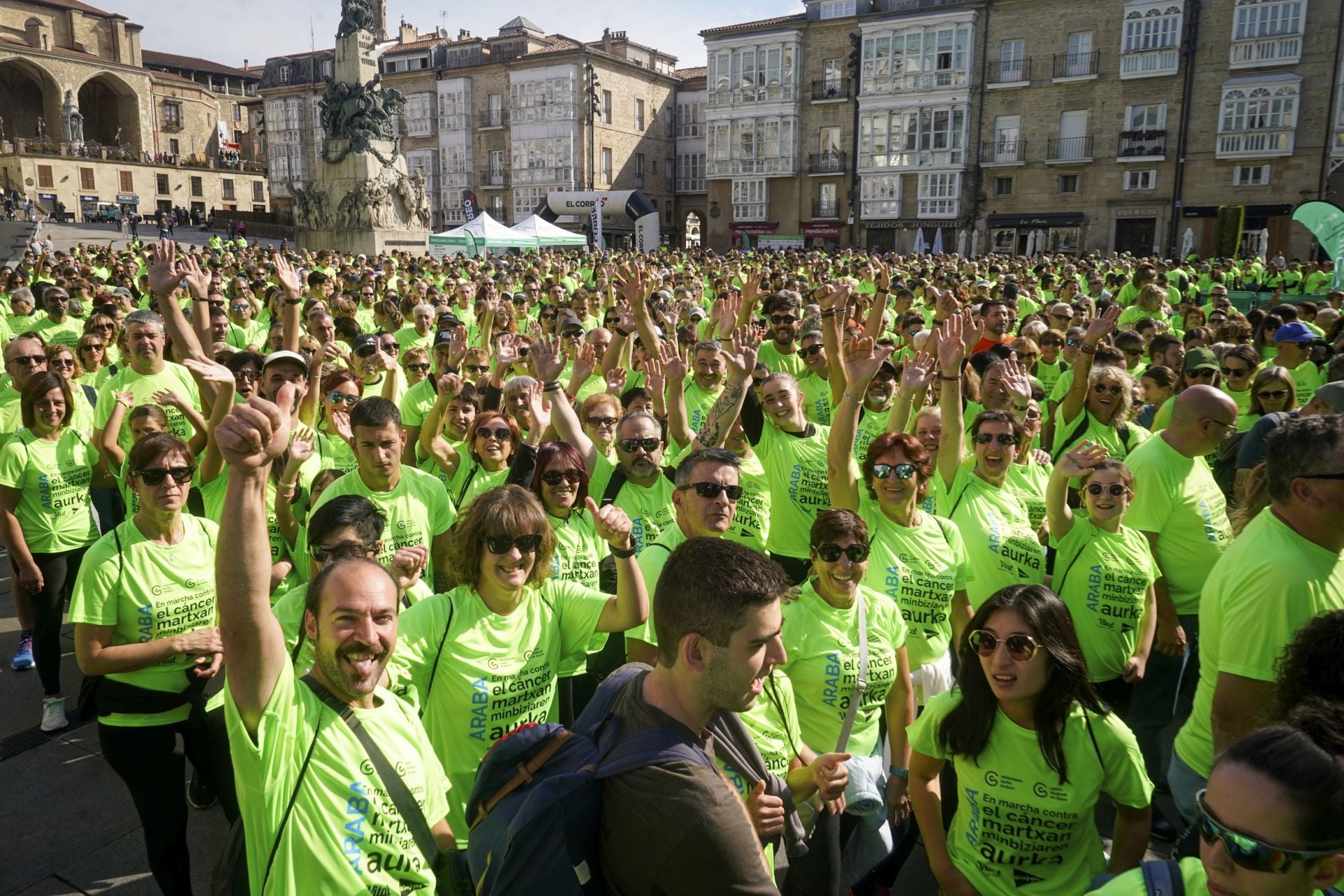 La marea verde contra el cáncer toma Vitoria