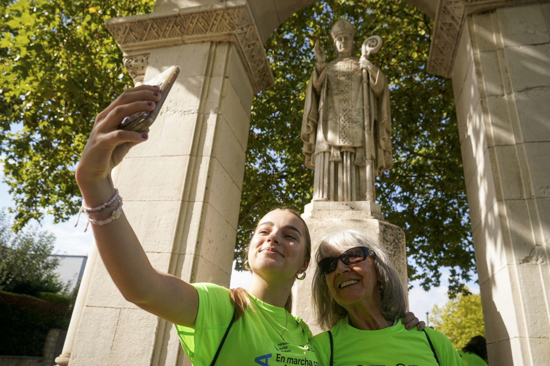 La marea verde contra el cáncer toma Vitoria