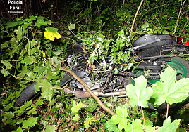 Fallece un motorista al salirse de la vía y chocar con un árbol en Baztán