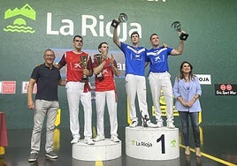 Podio del Torneo de San Mateo en el frontón Adarraga.
