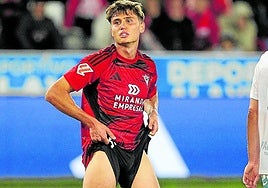 Su disparo al larguero fue lo más positivo del partido.