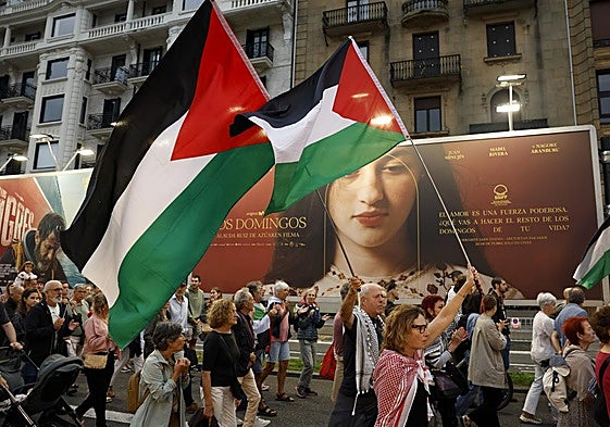 Manifestación a favor de Palestina en la 73 edición del Festival Internacional de Cine de San Sebastián