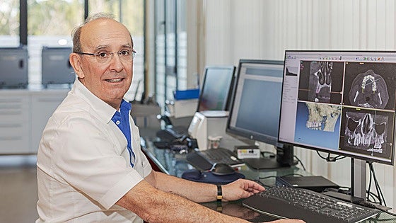 El vitoriano Eduardo Anitua se consolida entre los 50 dentistas más influyentes del mundo
