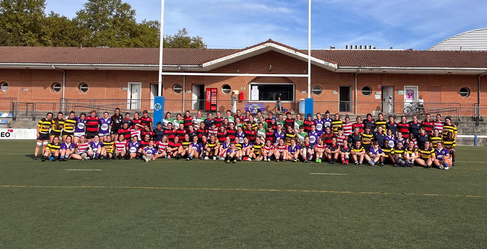 Imagen principal - 120 mujeres se unen por el rugby en Durango