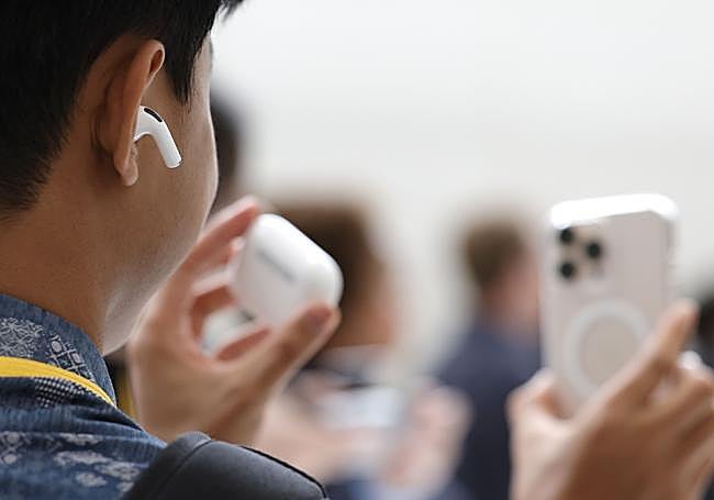 Los Airpods, nuevo objeto de disputa entre Apple y Bruselas.
