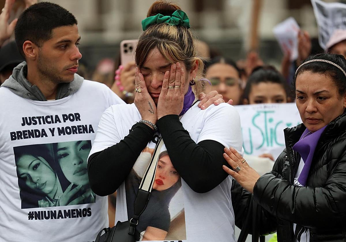 Manifestación en Argentina por el triple asesinato.