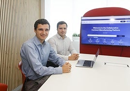 Álvaro Marcé y Antonio Martínez posan las instalaciones de Derio del BIC Bizkaia, desde donde han puesto en marcha MAI CMDO.