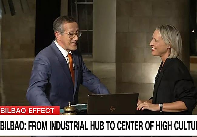 Arzalluz, entrevistada por Richard Quest, de la CNN.