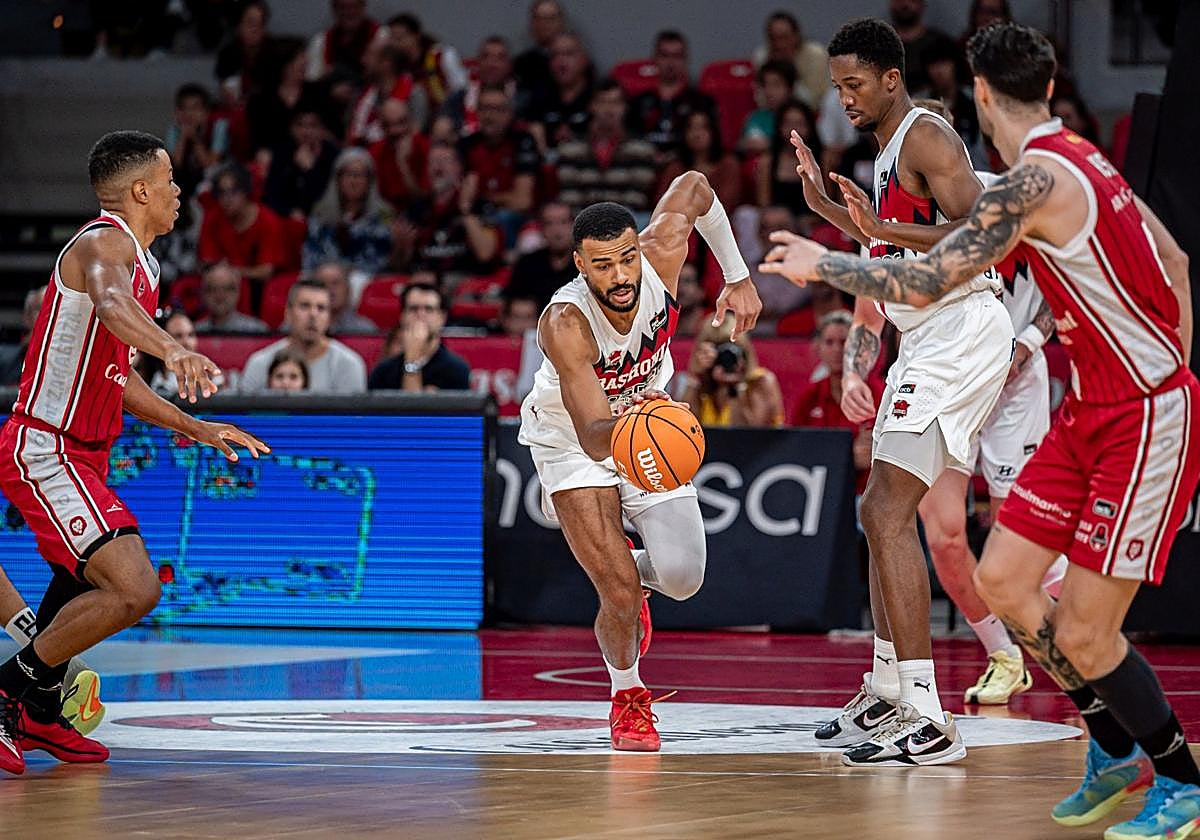 El Baskonia firma un 'remake' lamentable