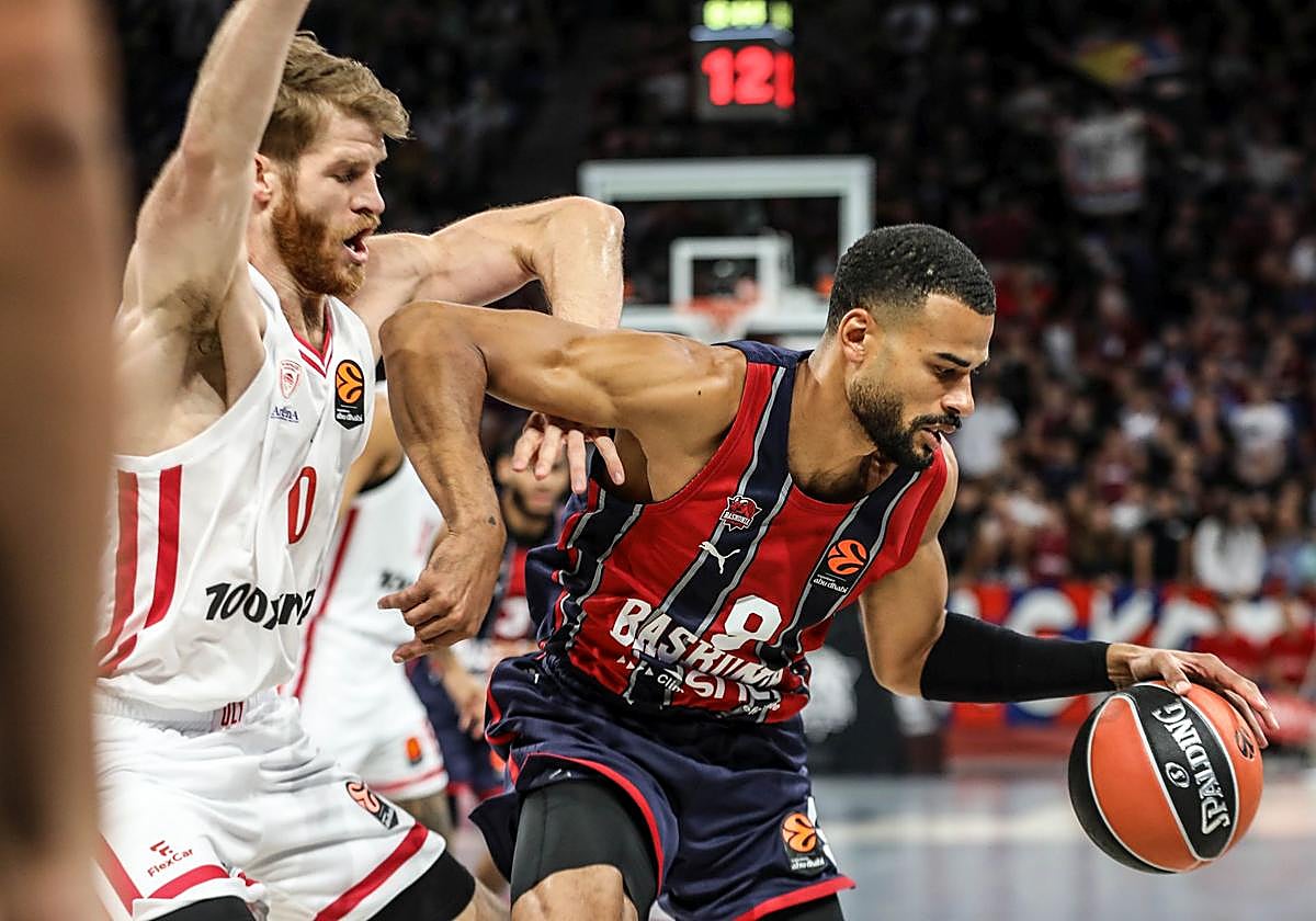 Cabarrot aguanta la presión de Walkup.