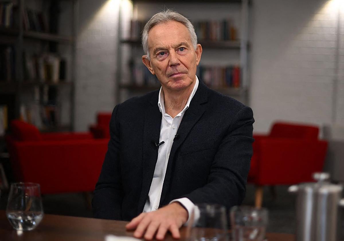 Toni Blair, elkarrizketa batean.