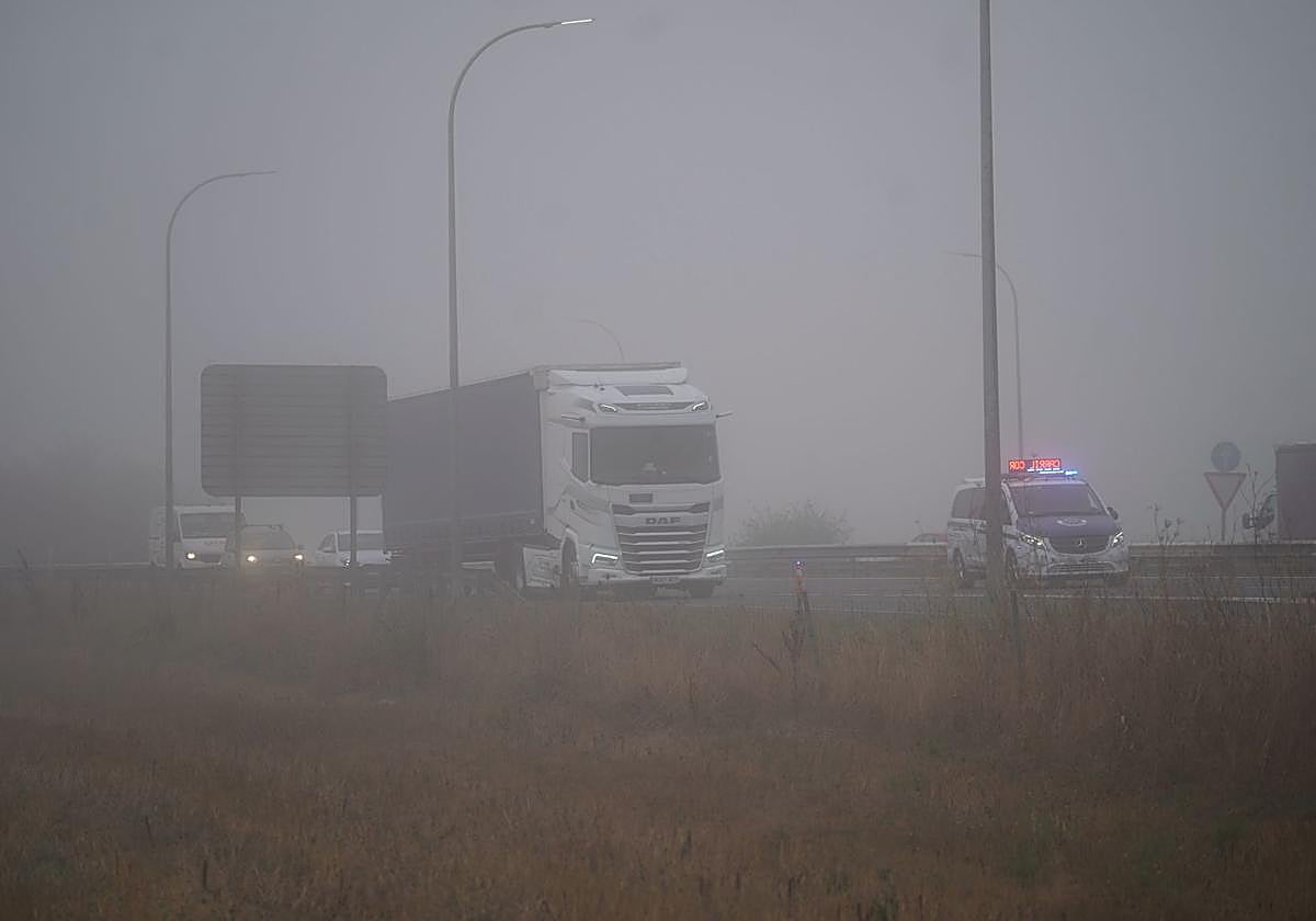 La niebla ha dificultado el tráfico en la A-1, en las inmediaciones de Lopidana.