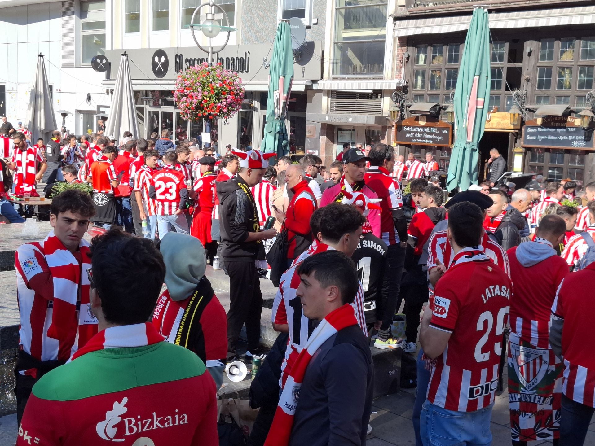 Todas las imágenes del ambiente previo al Borussia Dortmund-Athletic
