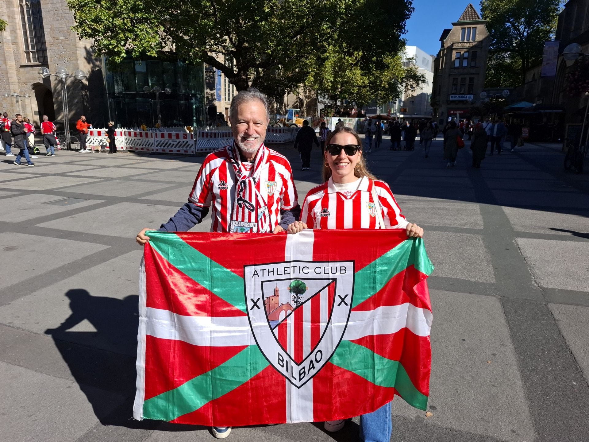 Todas las imágenes del ambiente previo al Borussia Dortmund-Athletic