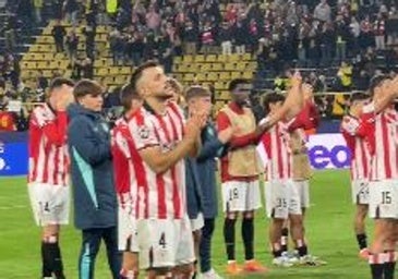 El detalle de los jugadores al término del encuentro con sus 4.000 hinchas