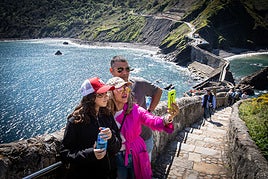 El punto de información de San Juan de Gaztelugatxe, perteneciente a Bermeo, atendió a 16.341 visitantes en verano.
