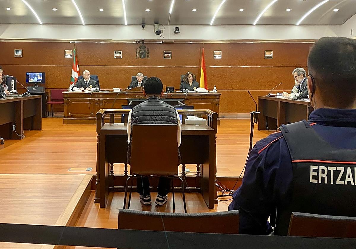 El procesado, ayer miércoles ante los magistrados García Romo, Poncela y Cabero.