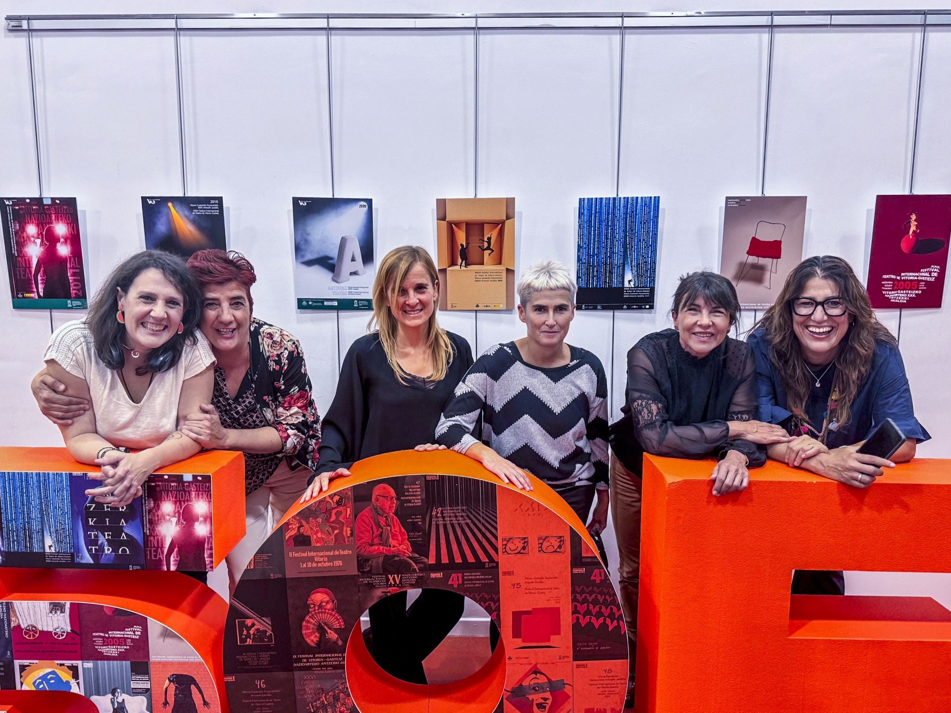 Edurne Rey, Nardi Gómez, Aloña del Olmo, Miriam Biteri, Zuriñe Elordi y Marisa Morón.