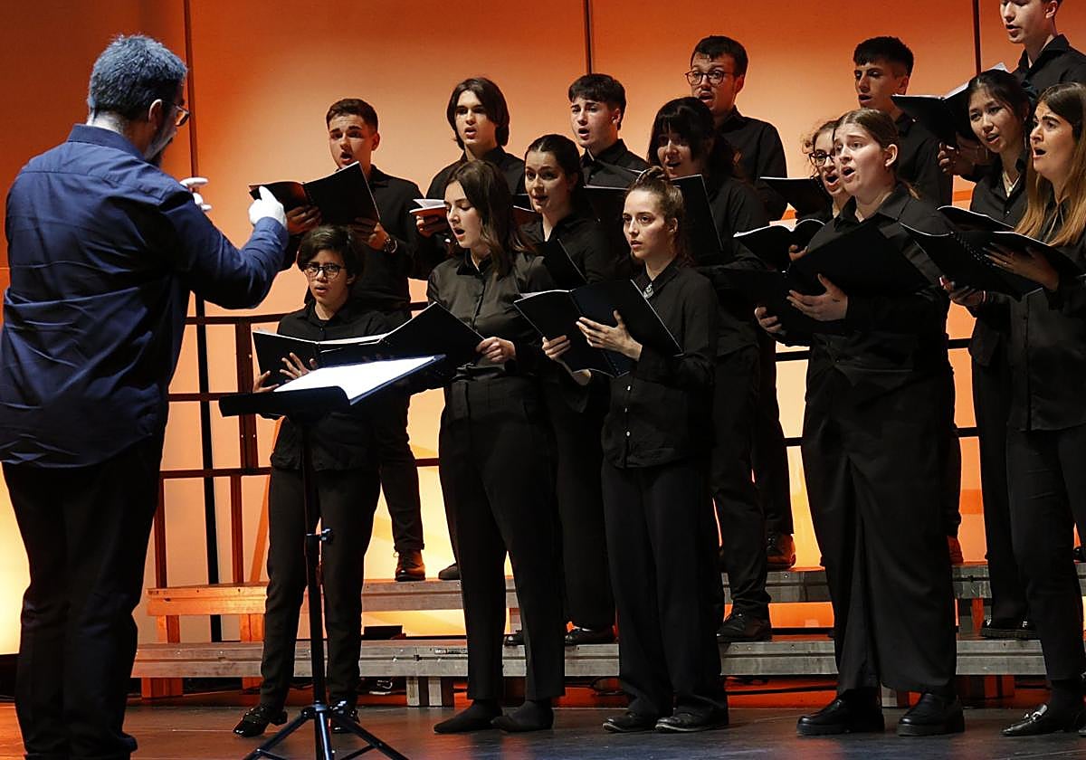 Euskeria abesbatzaren irudi bat.