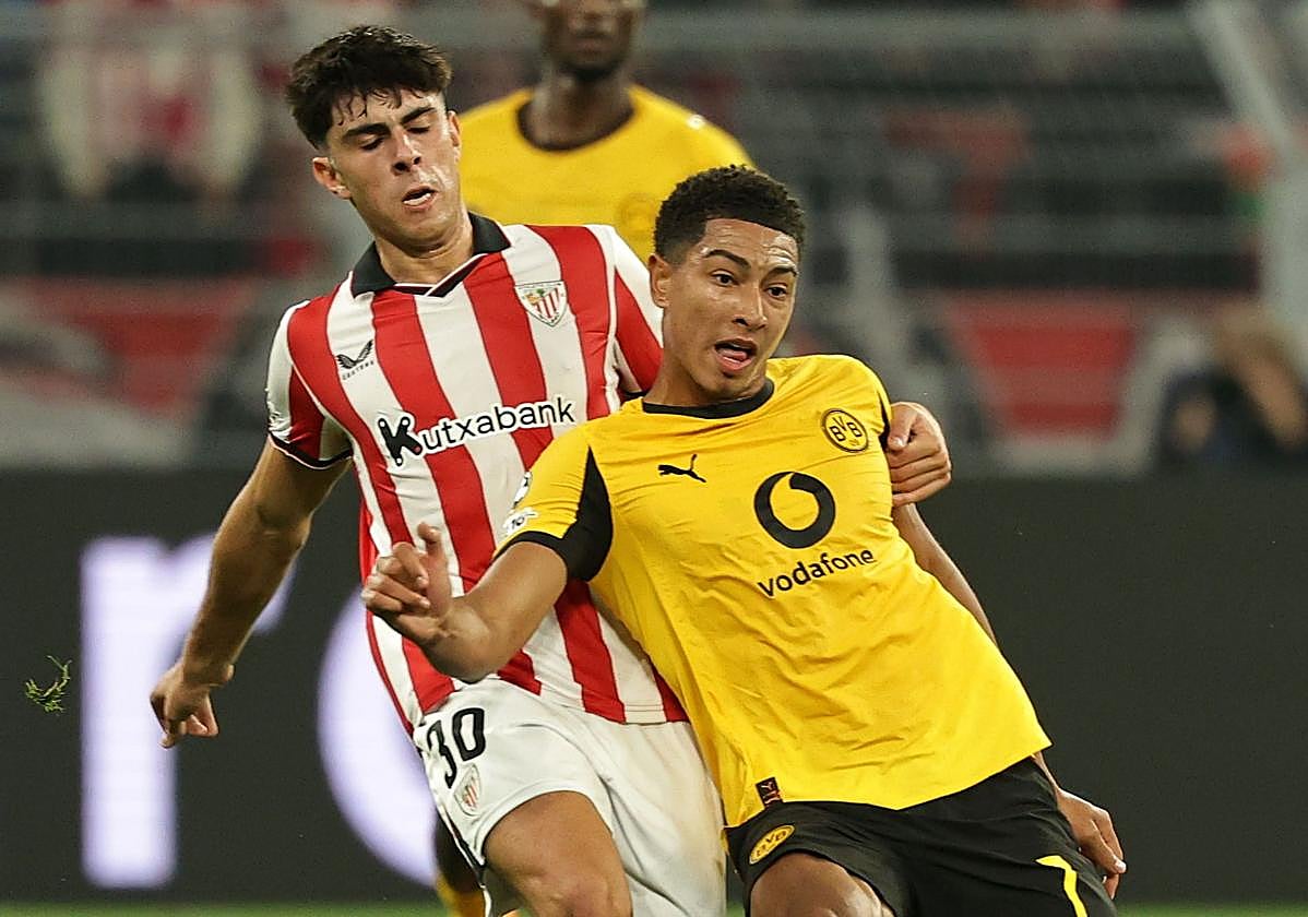 Rego en un momento del partido ayer en Dortmund.