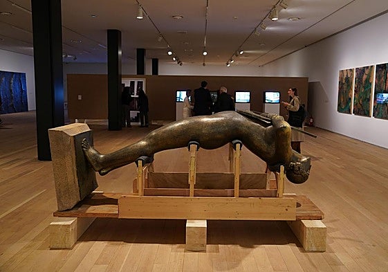 La musa Euterpe, tumbada, en la exposición 'Ataria' de la planta baja.