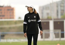 Andrea Esteban dirige un entrenamiento de las Gloriosas.