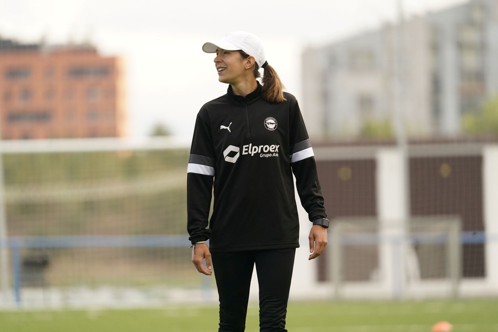 Andrea Esteban dirige un entrenamiento de las Gloriosas.