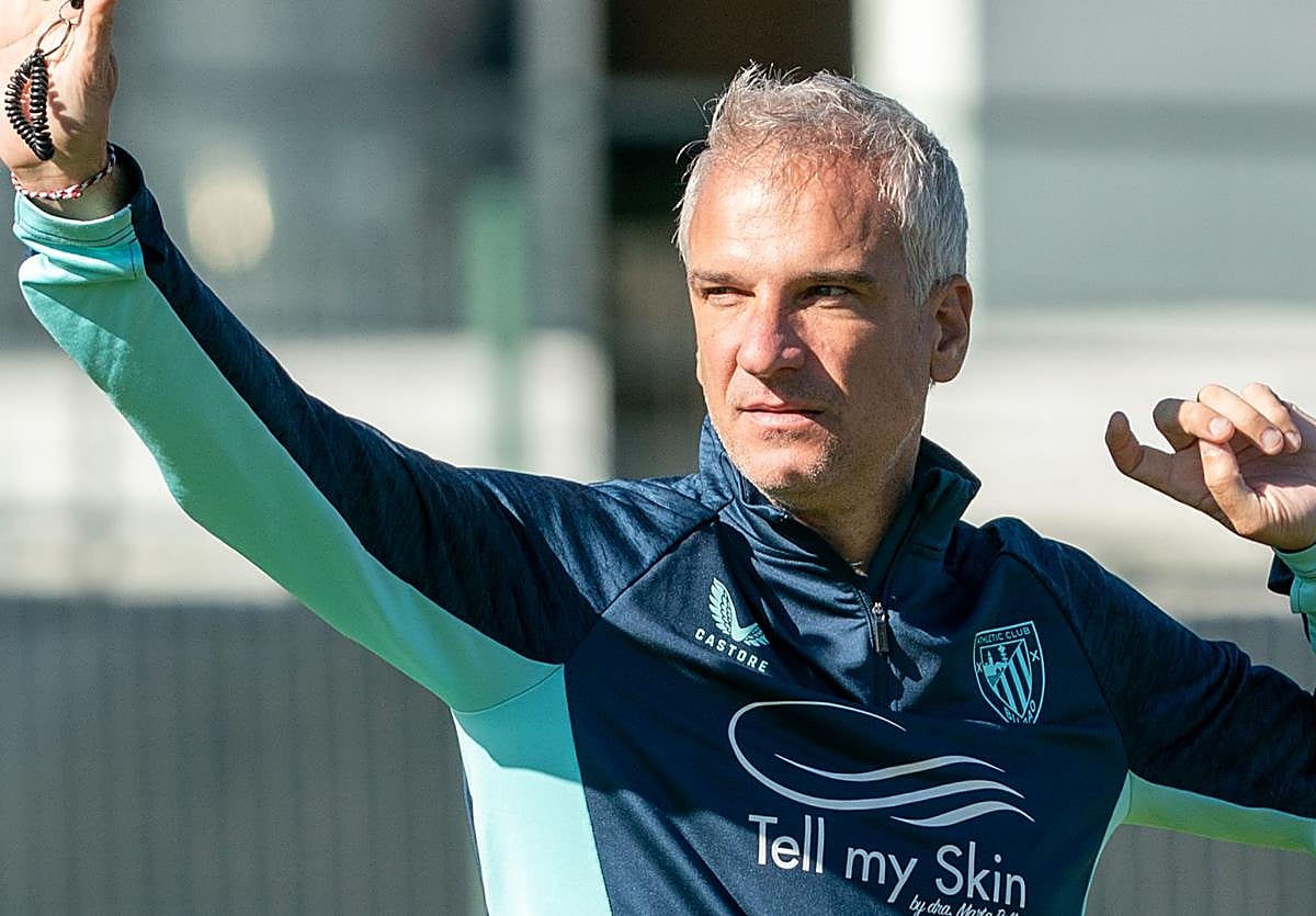 Javi Lerga, durante un entrenamiento en Lezama.