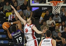 El Surne recibió al Zaragoza después de la gran victoria europea ante el Peristeri en Grecia.