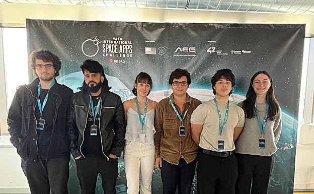 El equipo Deimos ha ganado el primer premio de Space & Apps. De izquierda a derecha: Daniel Escribano, Tomás Carril, Yaiza Fernández, Edgar Fernández, Raquel Soto y Juan Rodríguez.