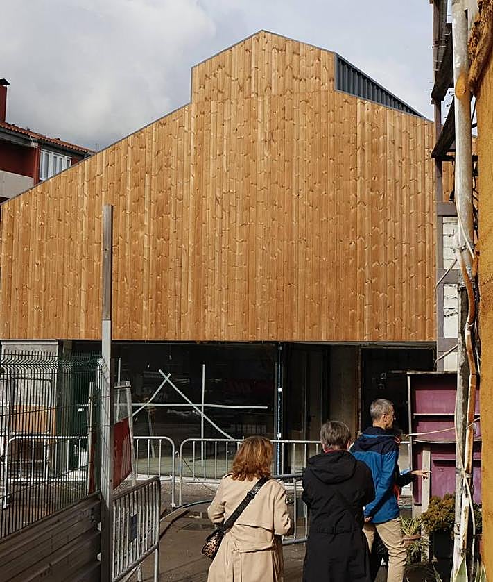 Imagen secundaria 2 - Los espectadores llenaron Pabellón 6 en su despedida, a la espera de que Garabia acoja representaciones desde noviembre.