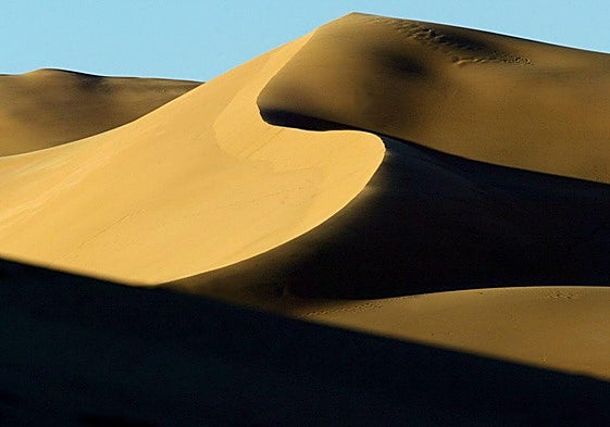 Dunas pertencientes al desierto del Sáhara, en Ghadames, Libia.