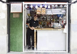 David Serrano, en el Mamá Inés, enfrente de San Mamés.