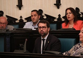 Iñaki García Calvo durante el pleno de política general.
