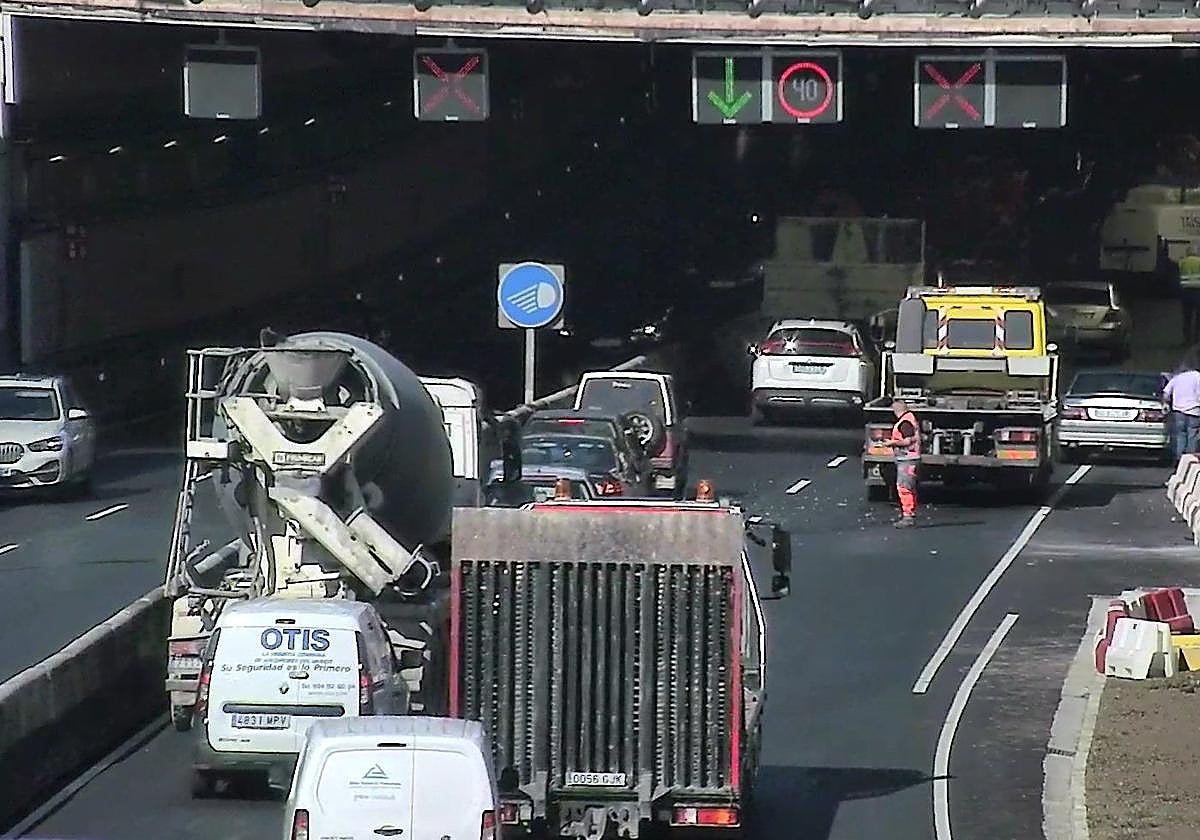 Un accidente múltiple genera más de dos kilómetros de retenciones en La Avanzada, sentido Getxo