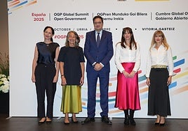 Clara Mapelli, Marisol Garmendia, Óscar López, Maider Etxebarria y Judit González Pedraz.