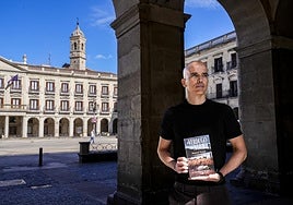 Samuel Vernal publica en esta ocasión con la editorial alavesa Uzanza.