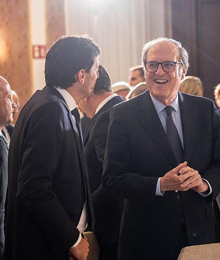 Imagen secundaria 2 - Nutrida presencia empresarial y Esteban y Ortuzar, de nuevo juntos