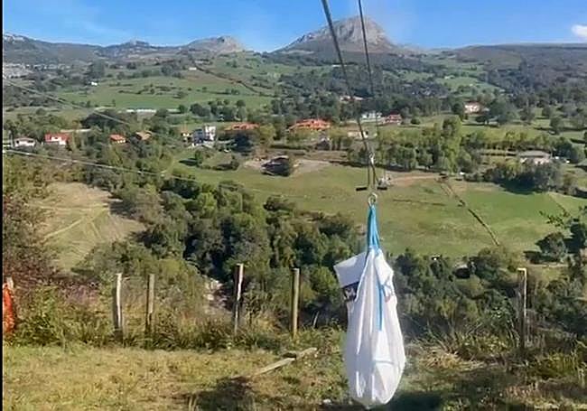 Los ensayos comenzaron con sacos de peso para comprobar la resistencia del cableado.