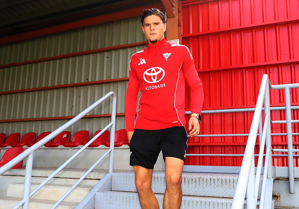 El futbolista rojillo, tras el entrenamiento de este miércoles.