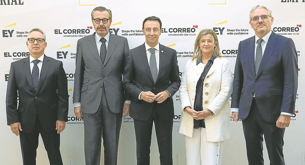 Óscar Villasante, Pablo Sanz, Mikel Torres, Teresa Laespada e Iñigo Barrenechea